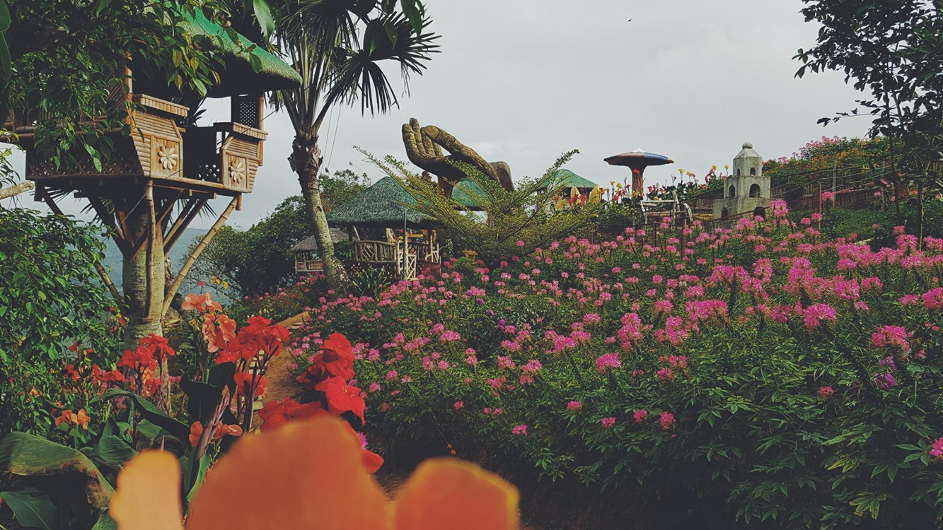 Cottages, Flowers and architectures in Sirao Pictorial Garden and Camping Site