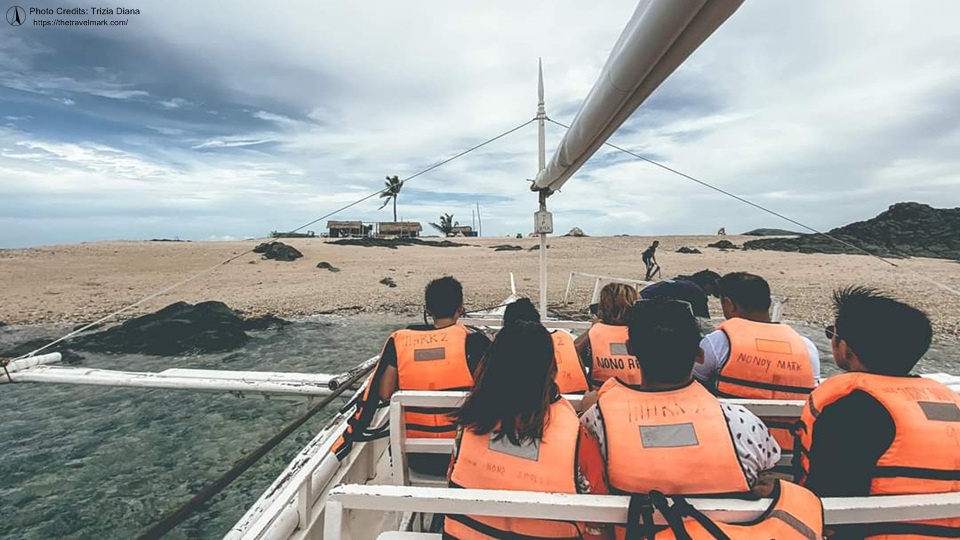 Gigantes Island Hopping Tour - Pulupandan Island